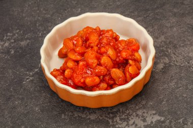 Domates soslu ve biberli fırında böbrek.