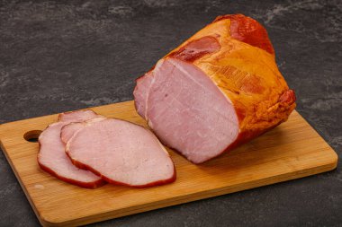 Baharatlı ve otlu füme domuz aslanı.