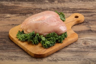 Kemiksiz derisi olmayan tavuk göğsü filetosu.