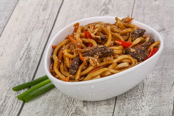 Asian Cuisine Fried Noodle Beef — Stock Photo, Image