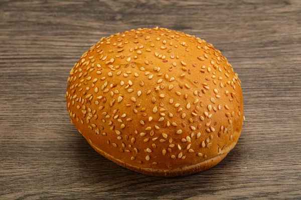 Färsk Hamburgerbröd Med Sesamfrön — Stockfoto