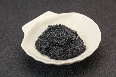 Lüks balık, kâsede siyah havyar.