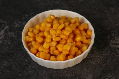 Tatlı salamura mısır tohumları kasede