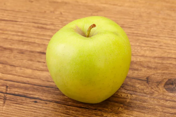 Ripe Sweet Green Tasty Apple — Stock Photo, Image