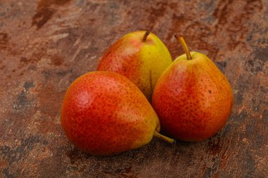 Tatlı olgun armut alabalığı meyvesi