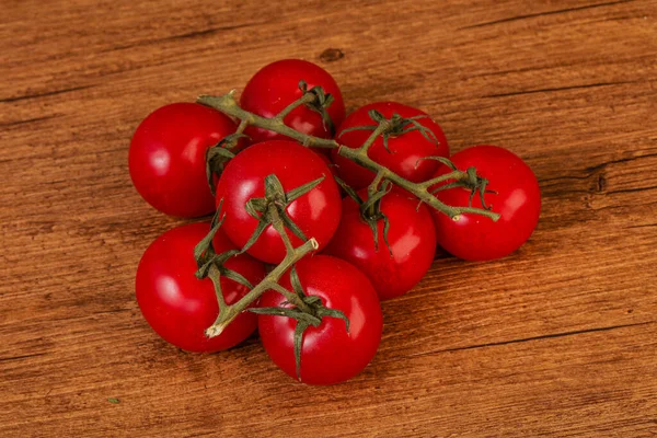 Tomate Cerise Mûre Douce Savoureuse Sur Branche — Photo