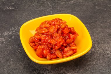 Domates soslu ve biberli fırında böbrek.