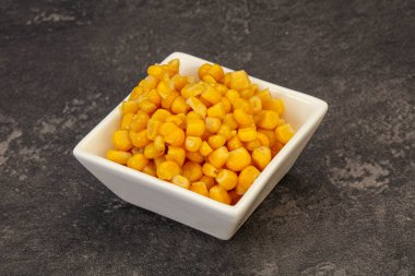 Tatlı salamura mısır tohumları kasede