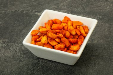 Baharatlı çerez kasede.