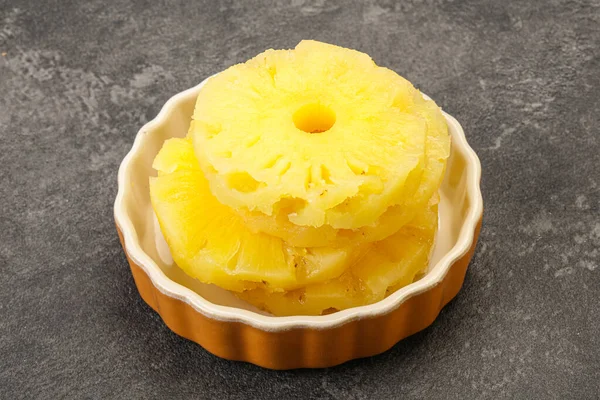 Sweet Ripe Pineapple Rings Bowl — Stock Photo, Image