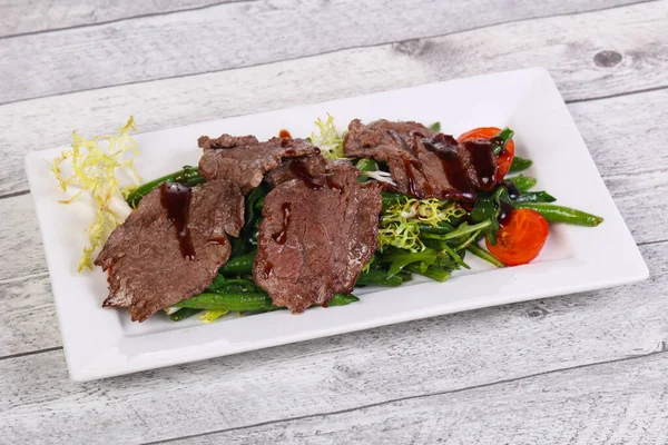 Ensalada Carne Asada Con Judías Verdes Tomates Cherry —  Fotos de Stock