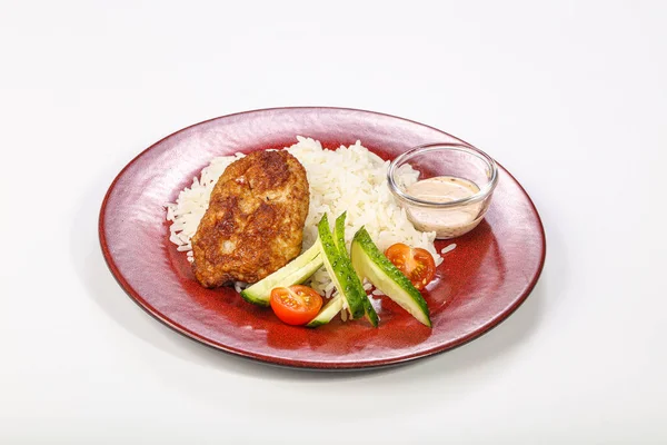 Gedämpfter Reis Mit Hühnerschnitzel Und Gemüse — Stockfoto