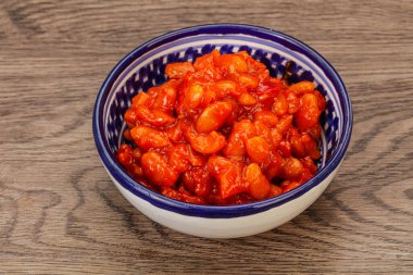 Domates soslu ve biberli fırında böbrek.