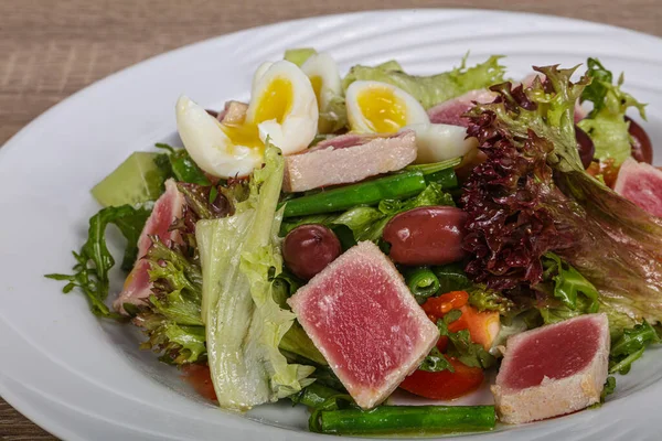 Insalata Nicoise Con Tonno Arrosto — Foto Stock