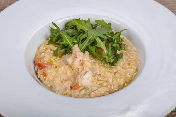 Italiensk Risotto Med Räkor Ost Och Rucola — Stockfoto