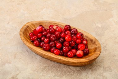 Tatlı ve lezzetli organik yaban mersini kasede