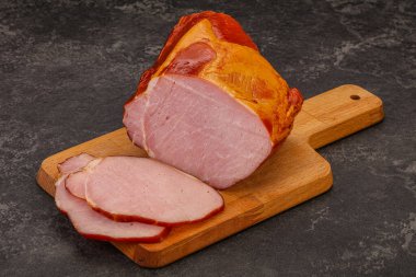 Baharatlı ve otlu füme domuz aslanı.