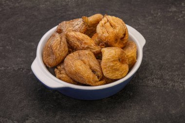 Kuru incirli meyve yığını.