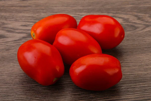 Pocos Rojo Brillante Sabroso Montón Tomate — Foto de Stock