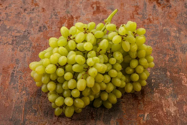 Süßer Grüner Traubenzweig Über Hintergrund — Stockfoto