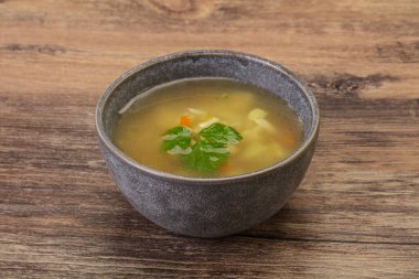 Havuçlu ve patatesli lezzetli tavuk çorbası