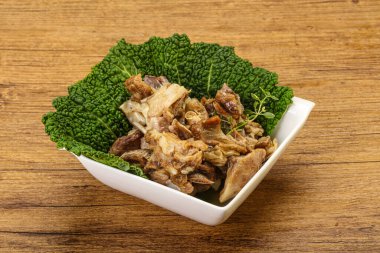 Kavanozda baharatlı kuzu eti