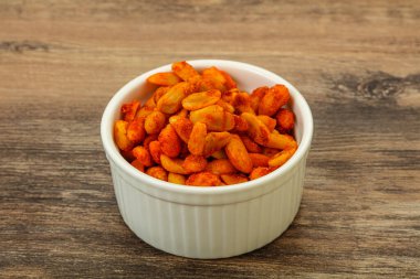 Baharatlı çerez kasede.