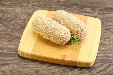 Fırında pişmemiş tavuk pirzolası.