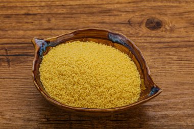 Yemek pişirmek için klozette çiğ öksürük yığını