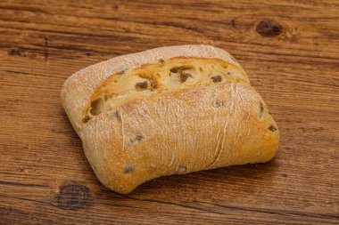 İtalyan ciabatta ekmeği ve zeytinyağı.