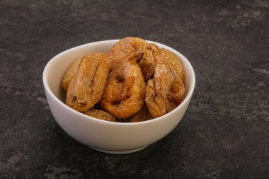 Kuru incirli meyve yığını.