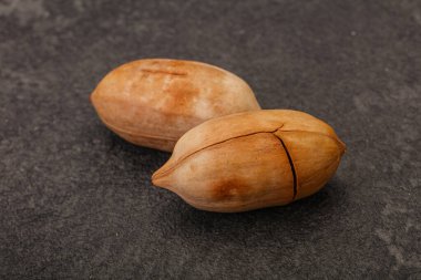 Tatlı ceviz yığını izole edilmiş.