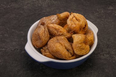 Kuru incirli meyve yığını.