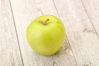 Olgun ve tatlı yeşil elma