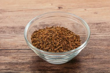 Aroma mutfağı kâsede kurutulmuş zeera tohumları.