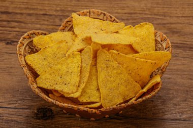 Meksika mısır cipsi üçgen yığını.