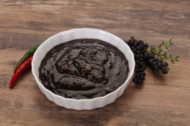 Et için baharatlı karabiber sosu.