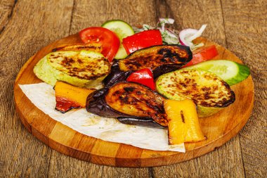 Izgara sebze - biber, domates, patlıcan, kabak ve domates