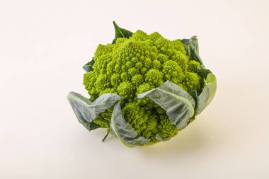 Lezzetli vegan organik yiyecekler - Romanesco lahanası