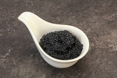 Lüks balık, kâsede siyah havyar.