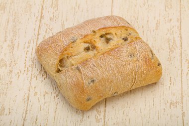 İtalyan ciabatta ekmeği ve zeytinyağı.