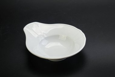 Siyahın üzerine servis için beyaz leke.