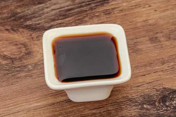 Asya mutfağı. Kasede soya sosu.