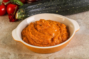 Vejetaryen mutfağı - Ot ve baharatlı kabak püresi