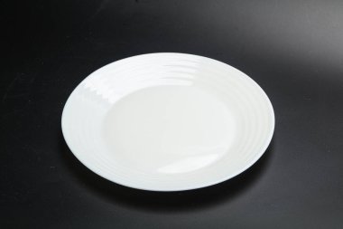 Siyahın üzerine servis için beyaz leke.