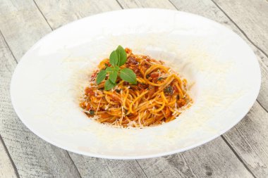Etli İtalyan geleneksel Makarna Bolognese spagetti