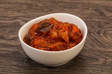 Domatesli ve otlu patlıcan sote.