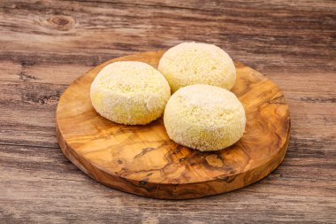 Çiğ patates ezmesi - doldurulmuş patates pirzolası - pişirmek için.