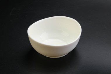 Siyahın üzerine servis için beyaz leke.