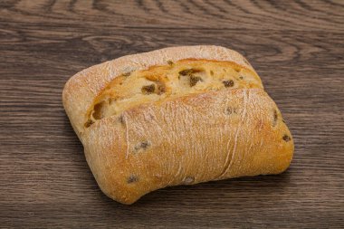 İtalyan ciabatta ekmeği ve zeytinyağı.